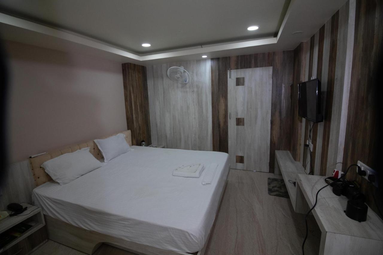 Hotel Himalaya Agartala Exterior photo