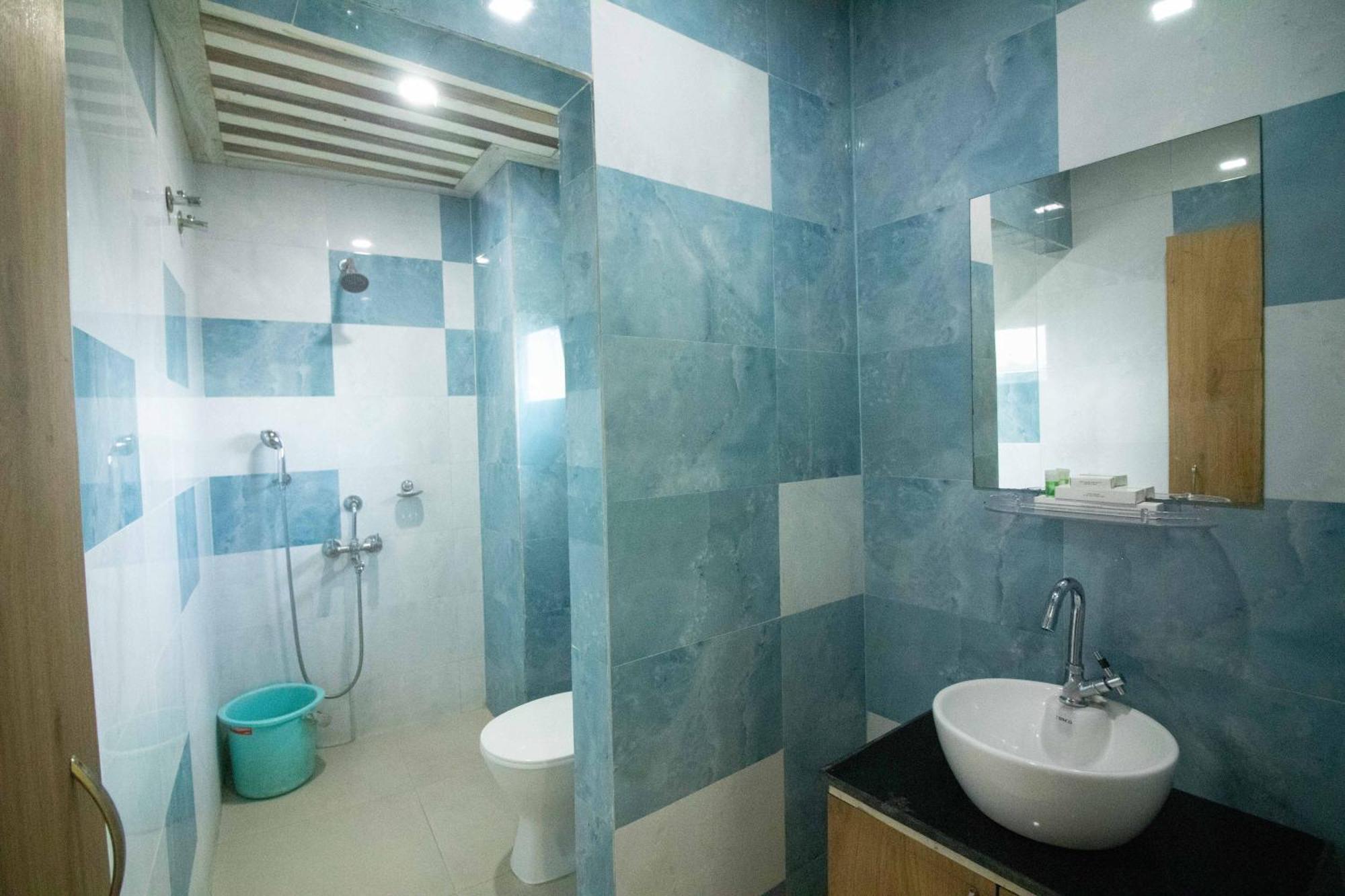 Hotel Himalaya Agartala Exterior photo
