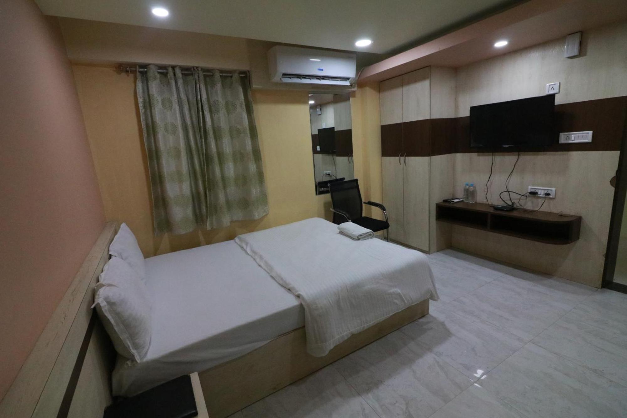 Hotel Himalaya Agartala Exterior photo