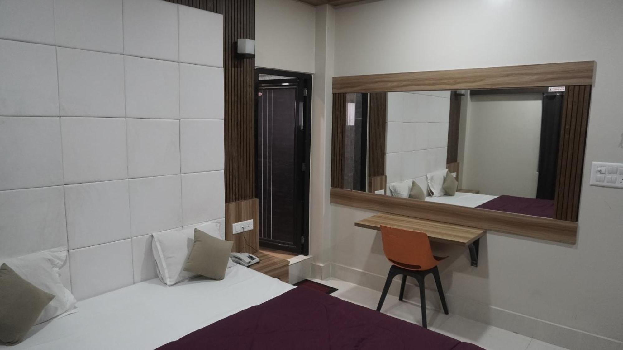 Hotel Himalaya Agartala Exterior photo